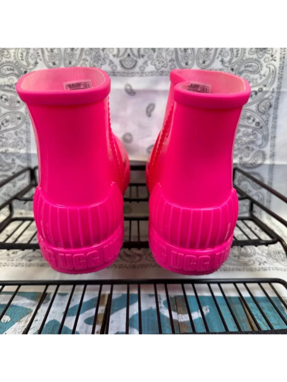 UGG Girls RARE Pink Rubber Rain/Snow Boots Shearling Insole 1130361K Size 2